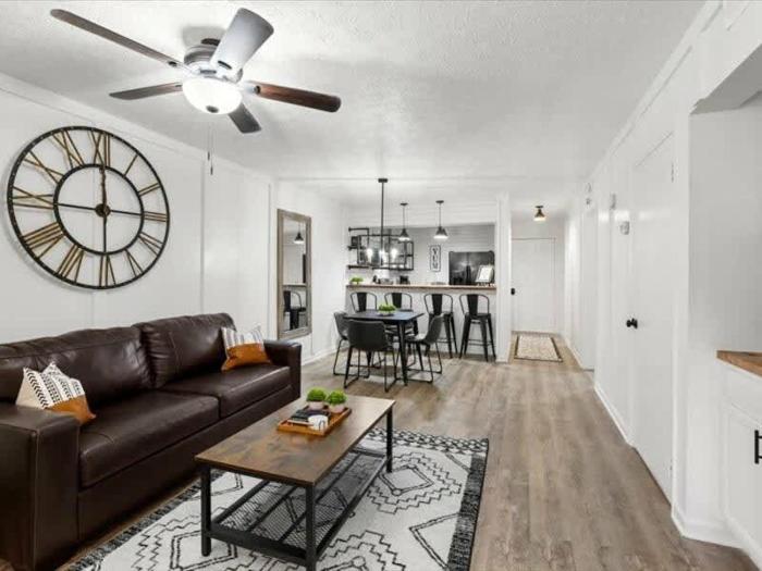 Turkey Nest by Beyond Expectations Renovated 2BR