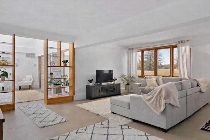 White Stone House: Pet-Friendly Home on 10 acres!