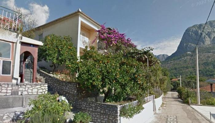 Apartments with parking space Zaostrog - Makarska - 24417
