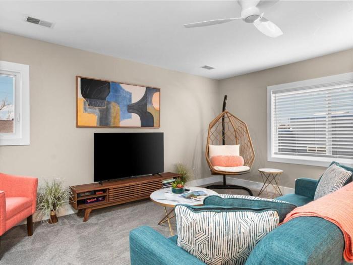 TC Parkside G: Spacious 2BR Condo