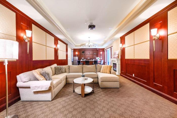 Bright Peaceful 2BR Retreat Near UBC Downtown