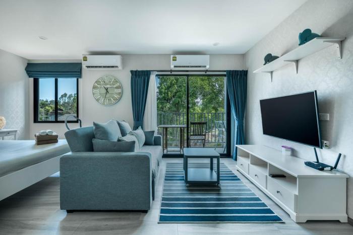 Studio Apartment by the Sea E413