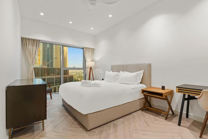 FIRST CLASS 1BR Direct Gate Avenue Access