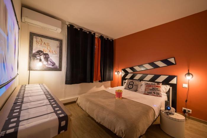 Chic Cinema Apartment in Cannes