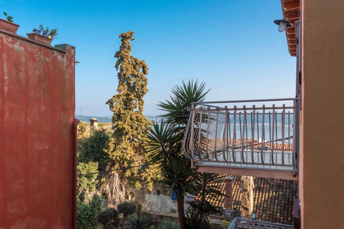 Cadel Sole Free Parking