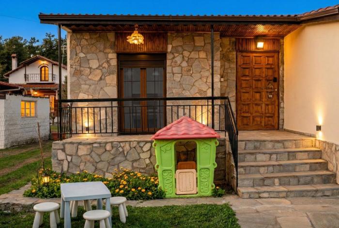 Omonia Beach House 2