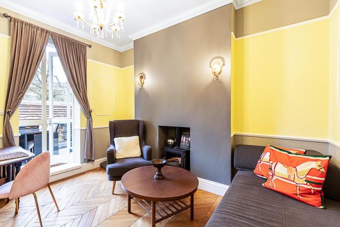 Stylish Hyde Park Gem