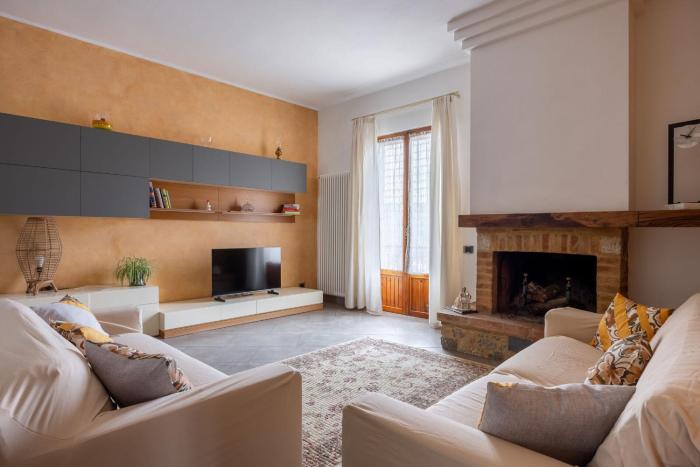 Casa Lory, Monteriggioni, Siena