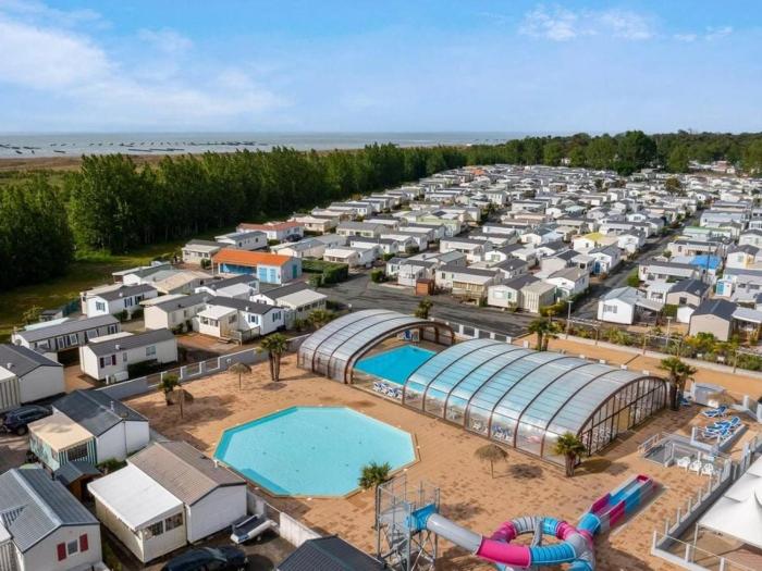 ZEcamping 4 200m de la plage piscine couverte pet friendly animations