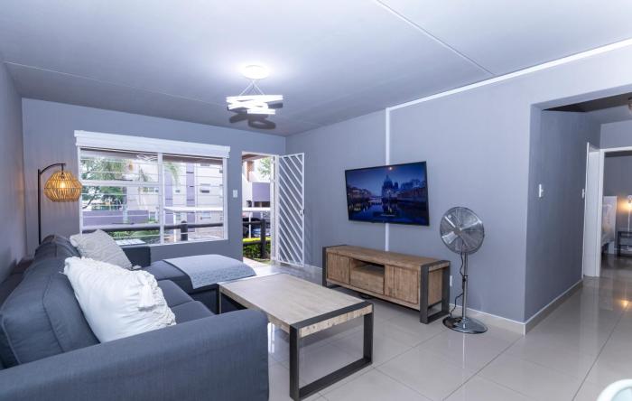 14 Madison Palms East