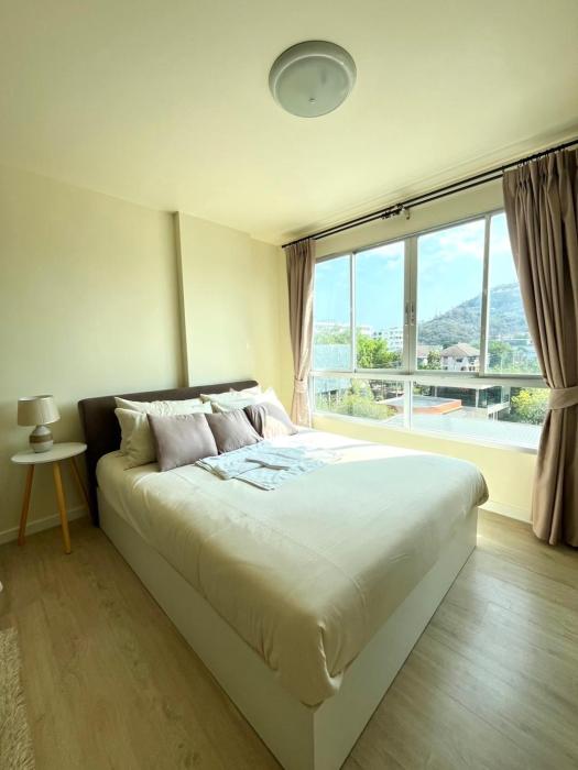 Luxury Condo Near Beach Pool & Gym View