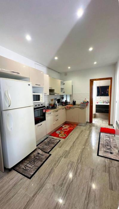 Appartement sur 2 niveaux situé au rez-de-chaussée