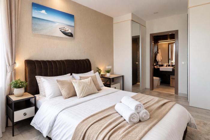 Aleksandra Royal Lee