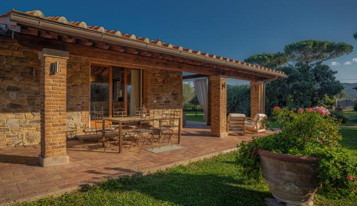 Villa Bolgheri Vermentino Castagneto Carducci