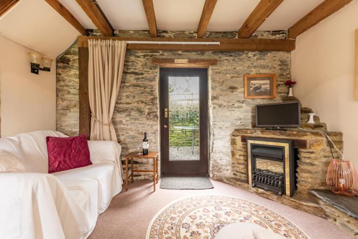 Cob Loaf Cottage Fowey close to Readymoney Cove