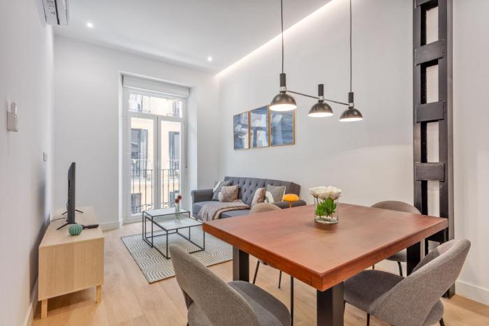 Cozy 1BR Retreat Steps from Sol Santa Ana