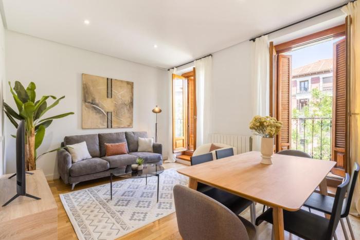 Stylish 2BR in Prime Madrid Location Retiro park