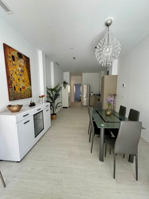 6 Personas Oceanografic Ciencias Roig Arena