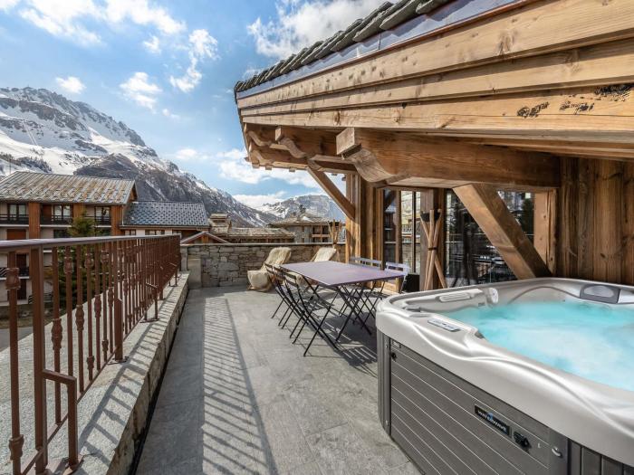 Appartement Duplex avec Terrasse, Jacuzzi et Cheminée - Val-dIsère - FR-1-567-63