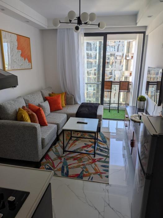 Spacious 1BR in kilimani With city view ,Netflix