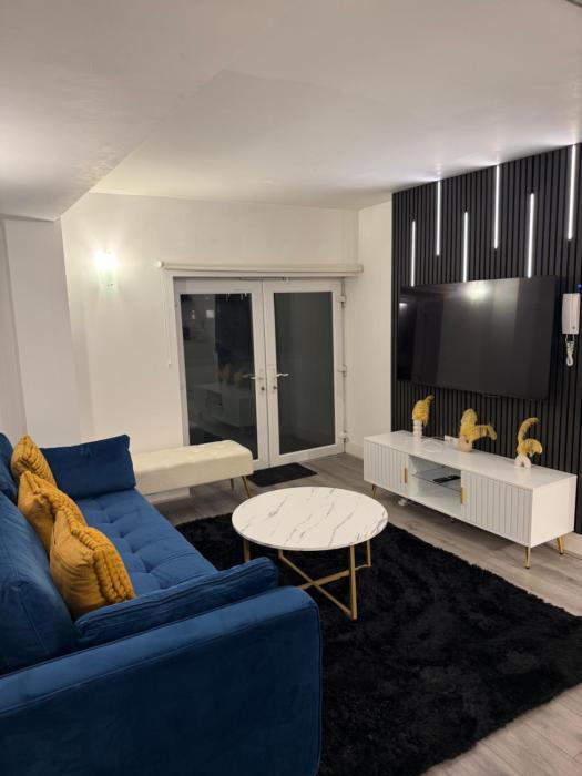 Horse and Groom Apartment Central Cardiff 2 Bedroom Sleeps 6