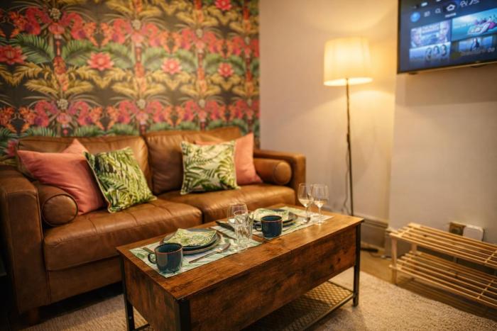 Casa Cabana - Tropical City Center - 3BR - Sleep 7