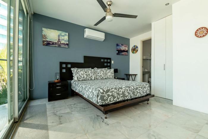 Beachfront Duplex w Multiple Pools - Beachclub