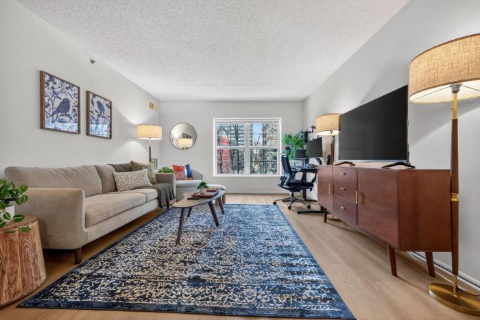 Newport 1 BR w Work Setup by Anyplace - 11747