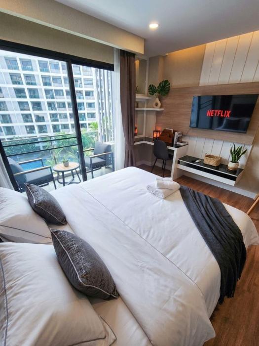 Dusit Grand Park - Modern Studio Pool View