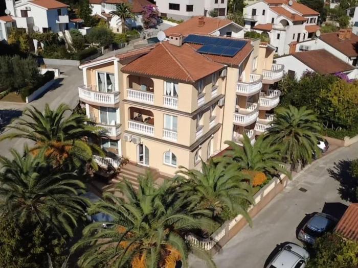 Studio Villa Canaria studio by Interhome