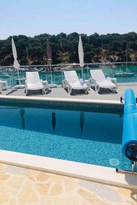 Apartment Studio-Apartment direkt am Meer by Interhome