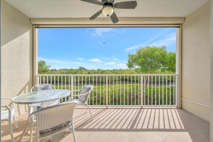 Sunrise Waterfront 2BR Townhome - Pool & Private Terraces