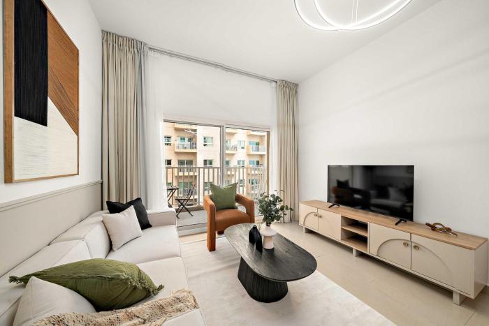 Silkhaus Vacation Homes Signature 1BR apartment at Centrium Tower