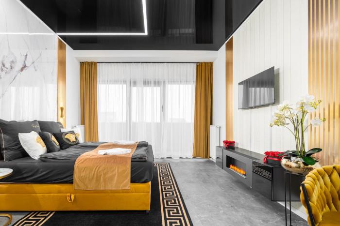 Hanza Tower Gold Angel