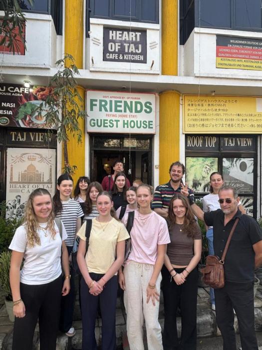 Friends Guest House & Hostel- near TAJ MAHAL