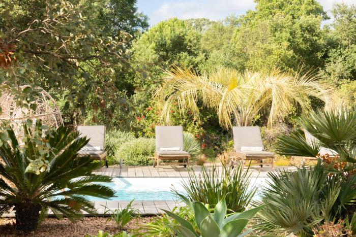 Villa MIASULI, Domaine privé, Piscine chauffée, À 10 min de la plage