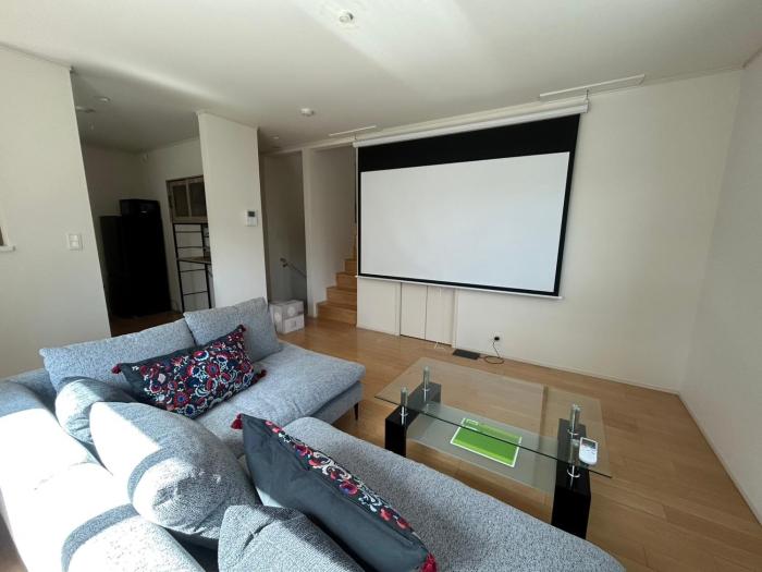 福岡空港近くの3階建て一棟貸し最大10名