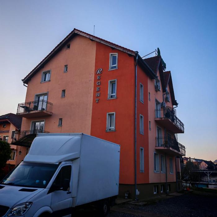 Regent Free Parking Pension
