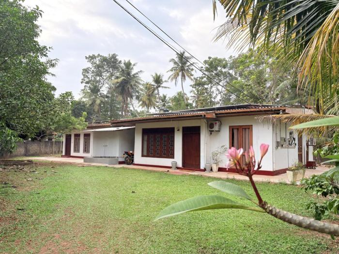House 1978 - HIkkaduwa & Akurala Beach Gateways