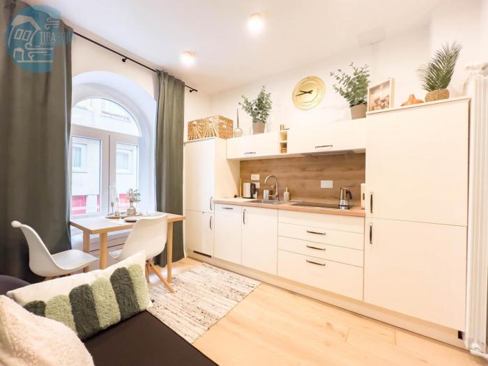 Marco Polo 26A Tirabora Short Rent