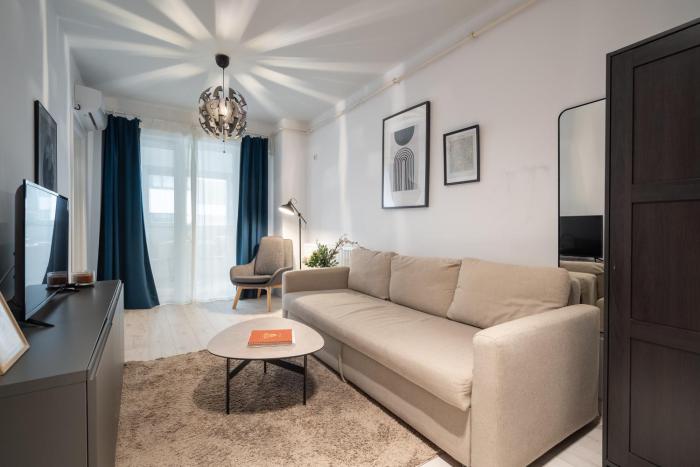 Central Residence Apartment 212 B2