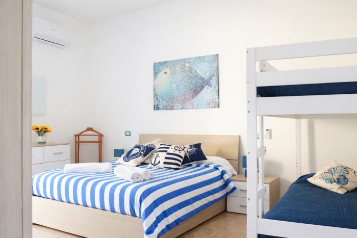 Terrazza Privata , 2 Camere, Comoda per le 5 Terre , La Casetta del Vicolo