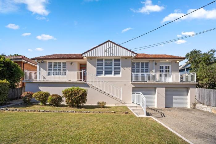 Fairlight Luxe Escape 4BR with Parking