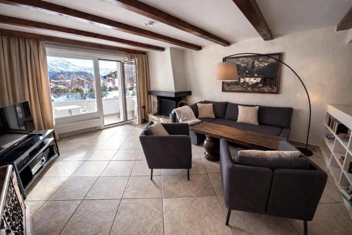 Alpenblick-Apartment mit Pool & Sauna