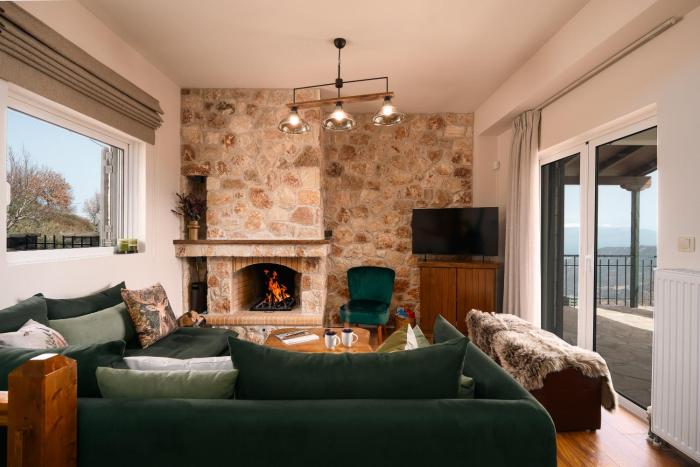 Xrisaetos Cozy Mountain Retreat with Stunning View By Greece Apartments