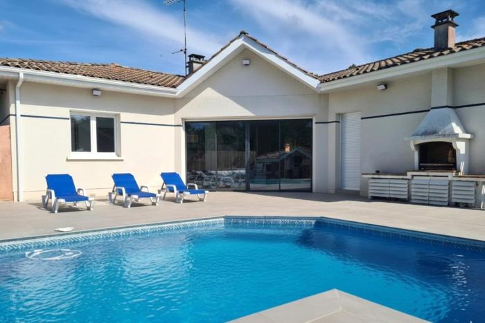Bassin dArcachon belle villa moderne 4 chambres et piscine privée
