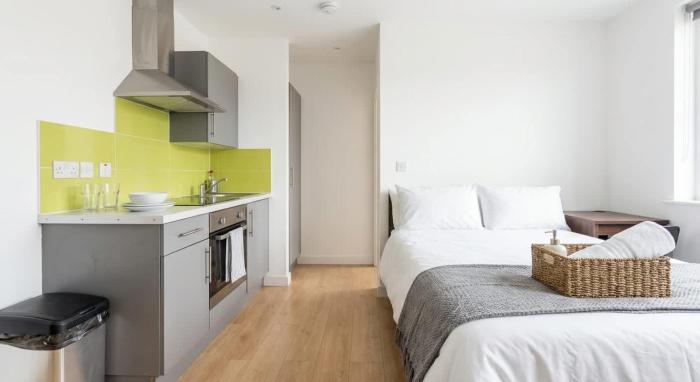 Modern Central Newcastle Studio w Kitchen & WiFi