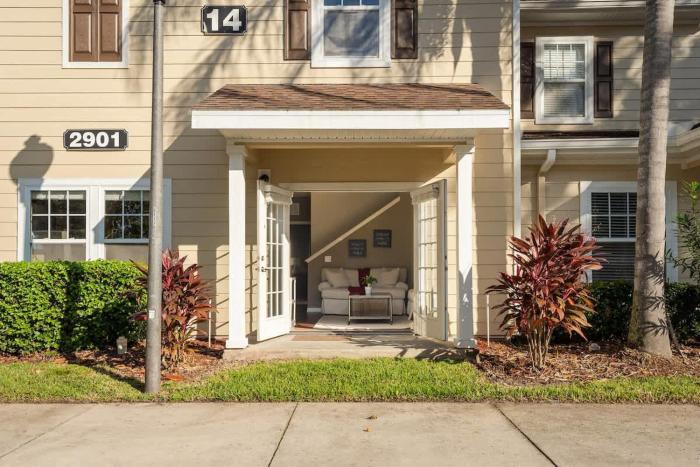 Disney Getaway Private Pool Themed Bedrooms. Book Now LV7