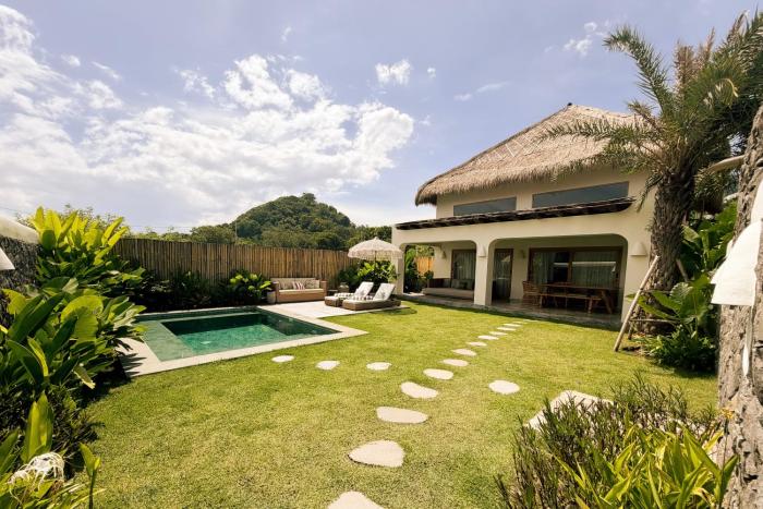 Irama Surf Villas - Private Pool Villas at Yoyos