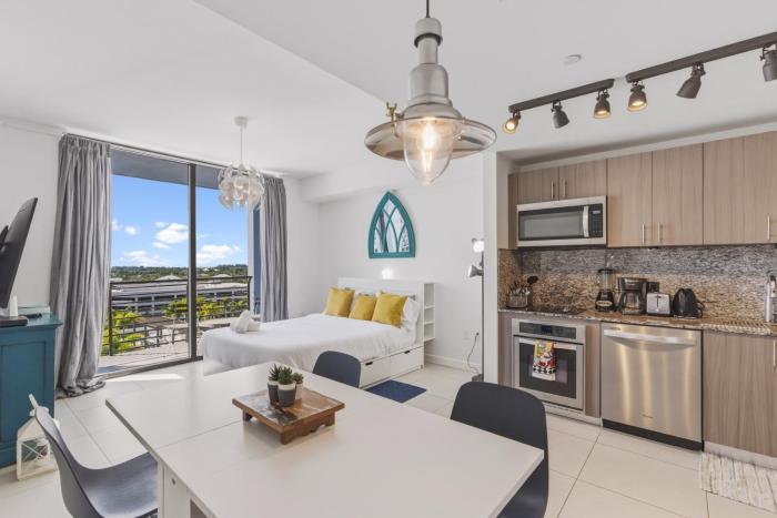Modern Studio in Downtown Doral